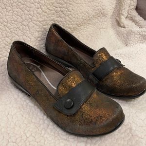 Dansko Metallic Bronze Leather Loafers (8-8.5)